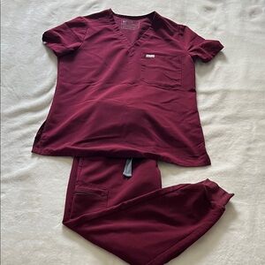 Figs Maroon Women’s Scrub Set